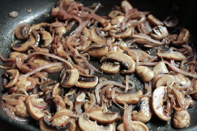 warm-spinach-salad-with-bacon-vinaigrette-and-a-fried-egg-step-5