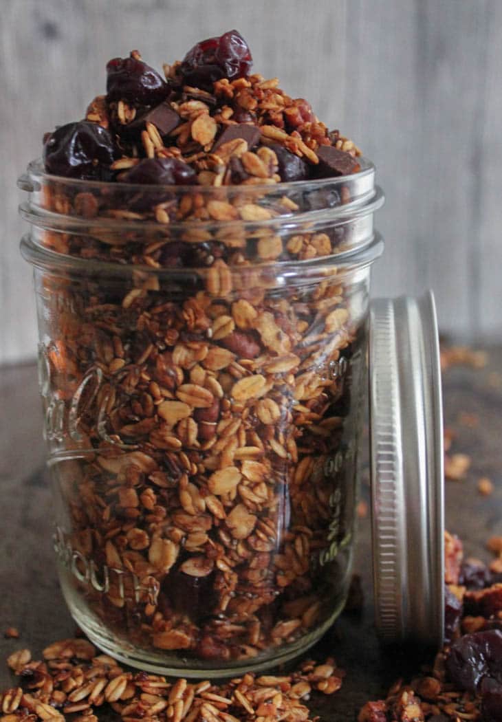dark-chocolate-cherry-granola-with-crunchy-quinoa-vegan-gluten-free-1
