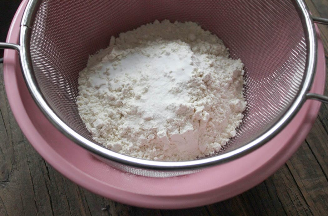 peppermint-chocolate-chip-blondie-bites-step-4