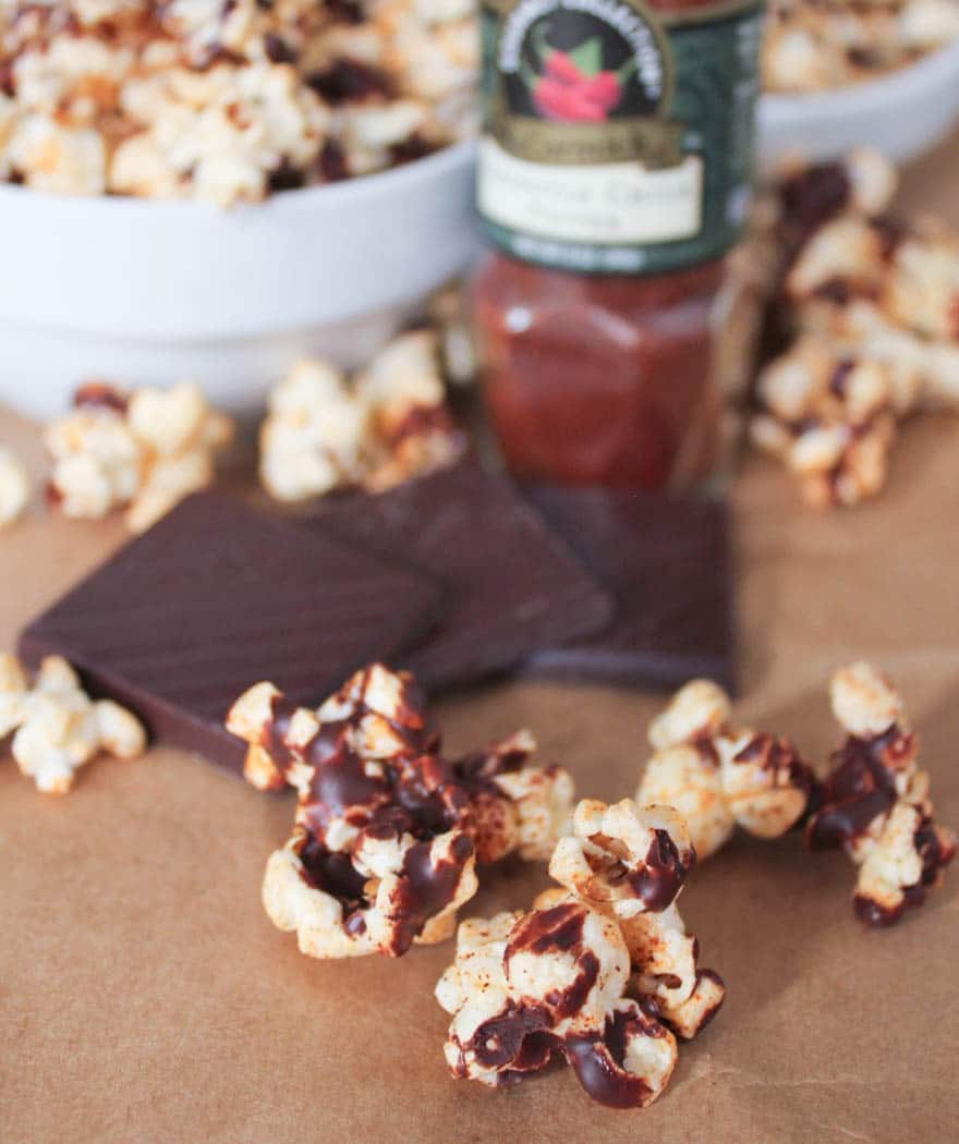 vegan-dark-chocolate-chipotle-popcorn-3