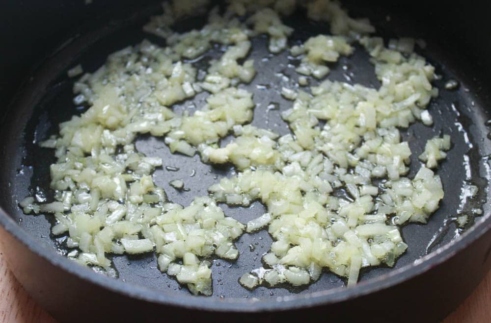Quinoa-Risotto-with-Roasted-Asparagus-Sun-dried-Tomatoes-and-Herbs-step-3