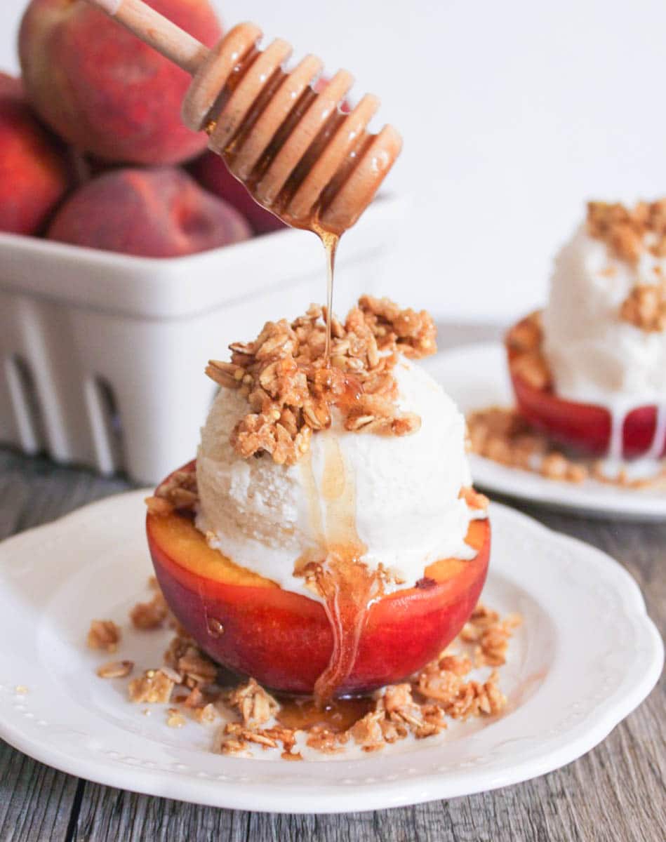 Grilled-Peach-Crisp-Sundaes-with-Cinnamon-Honey-Drizzle-1