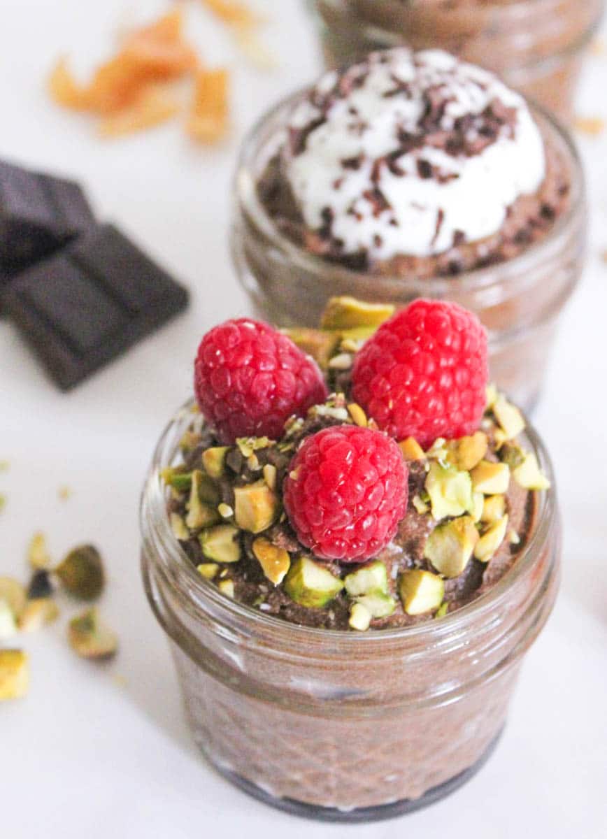 Vegan-Chocolate-Avocado-Pudding-with-Chia-Seeds-4