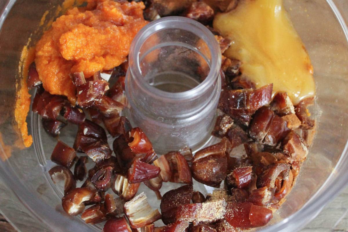 No-Bake-Pumpkin-Pie-Energy-Bites-Vegan-Gluten-Free-step-1