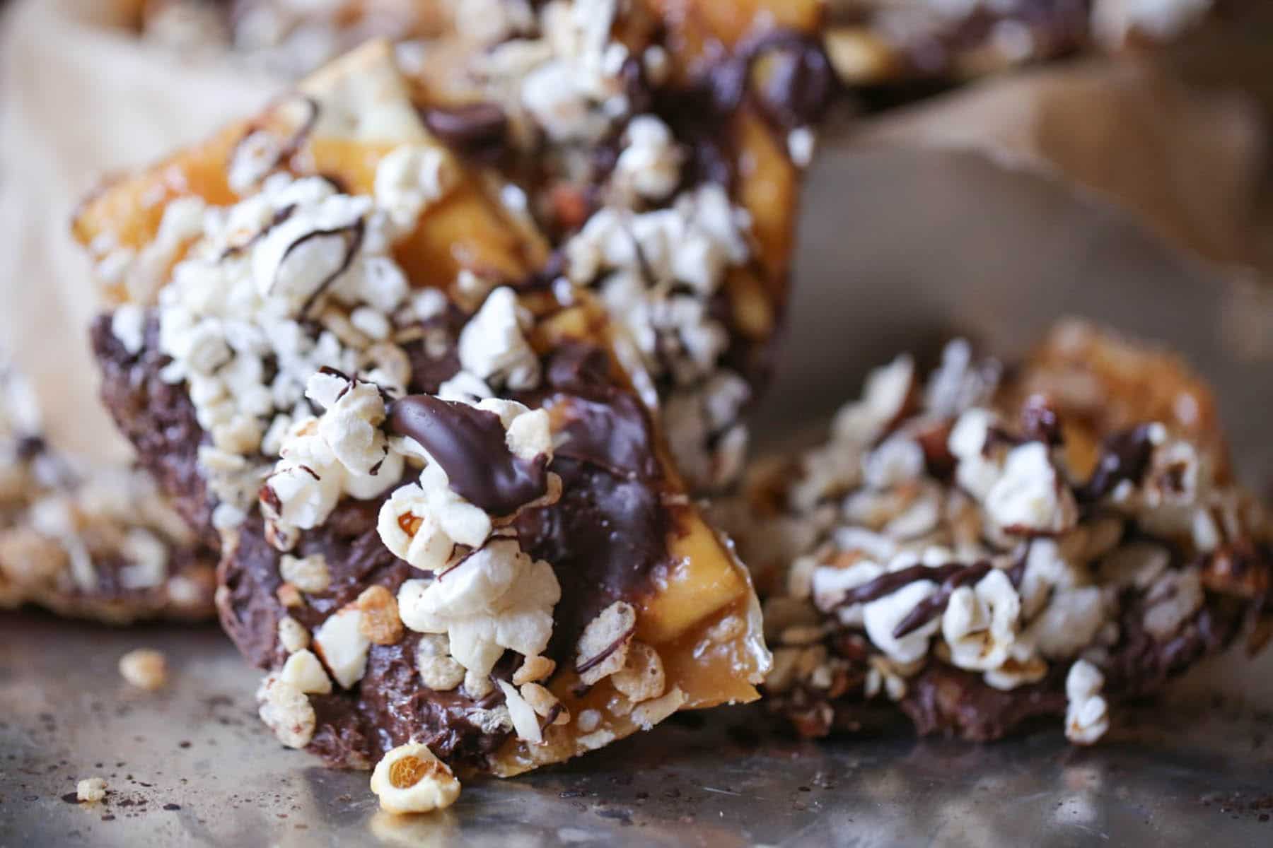 Fully-Loaded-Toffee-Saltines-7