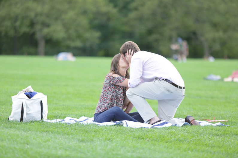 The-Proposal-Kiss